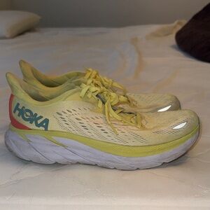 Women’s Hoka Clifton size 8